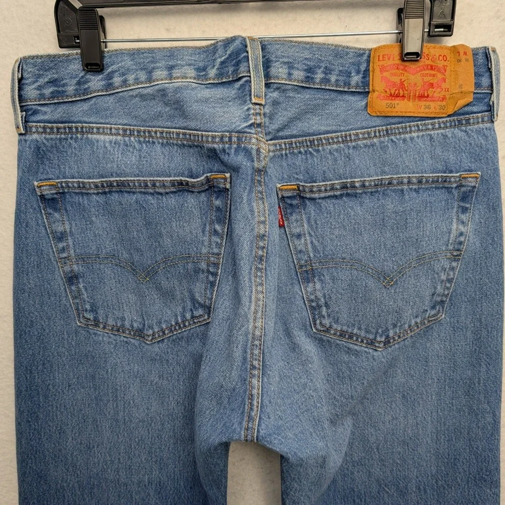 Levis 501 Original Fit Jeans Mens 36x30 Blue Medium Wash Straight Leg‎ Denim